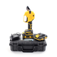 Акумуляторний секатор Instrumentop DCMPP560P1 (24V, 5AH, 30 мм) з індикатором заряду, підсвічуванням та додатковими можливостями різання